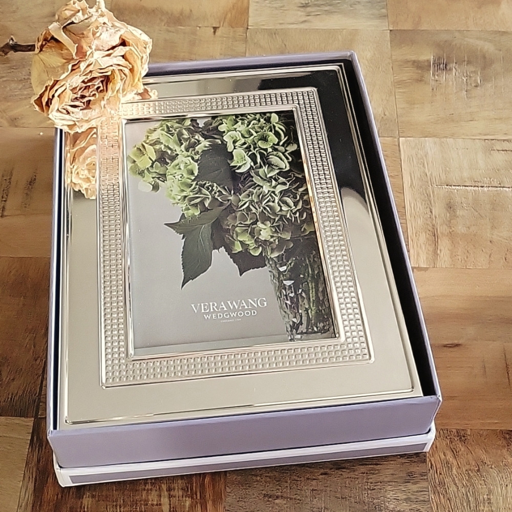 Vera Wang / Wedgwood frame